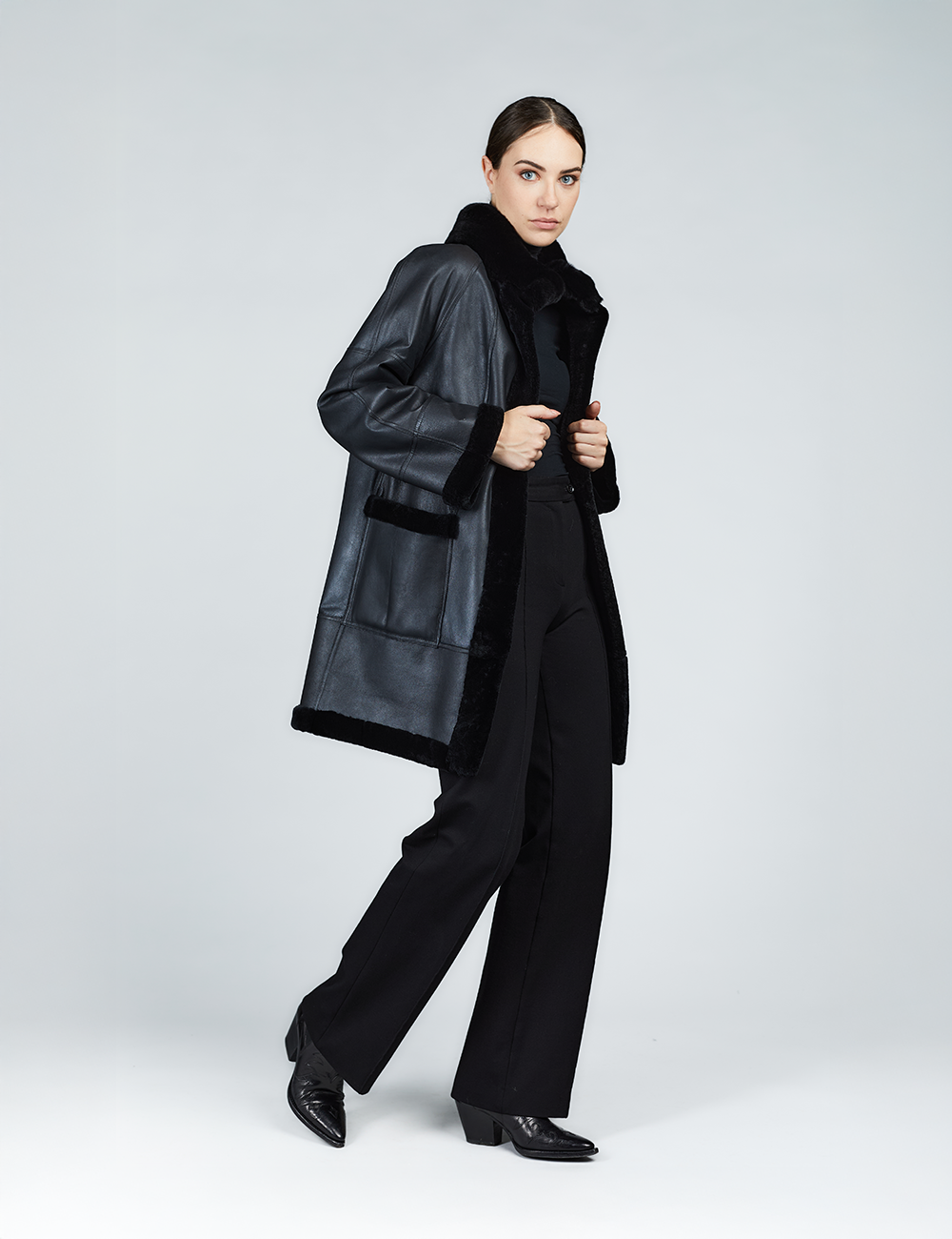 Cappotto in rex reversibile con collo alto nero 85 cm