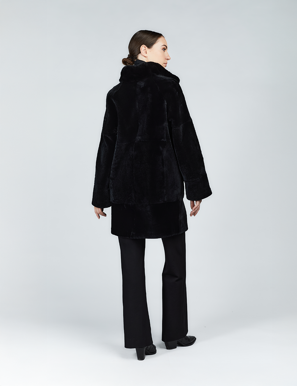 Cappotto in rex reversibile con collo alto nero 85 cm