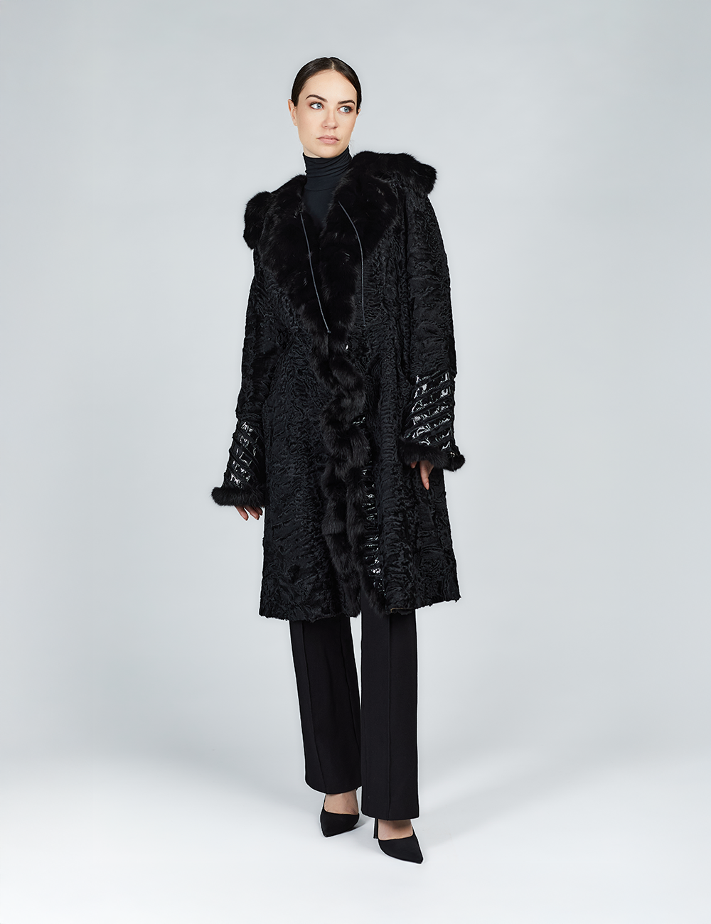 Cappotto lungo in persiano con bordo in zibellino nero 105cm