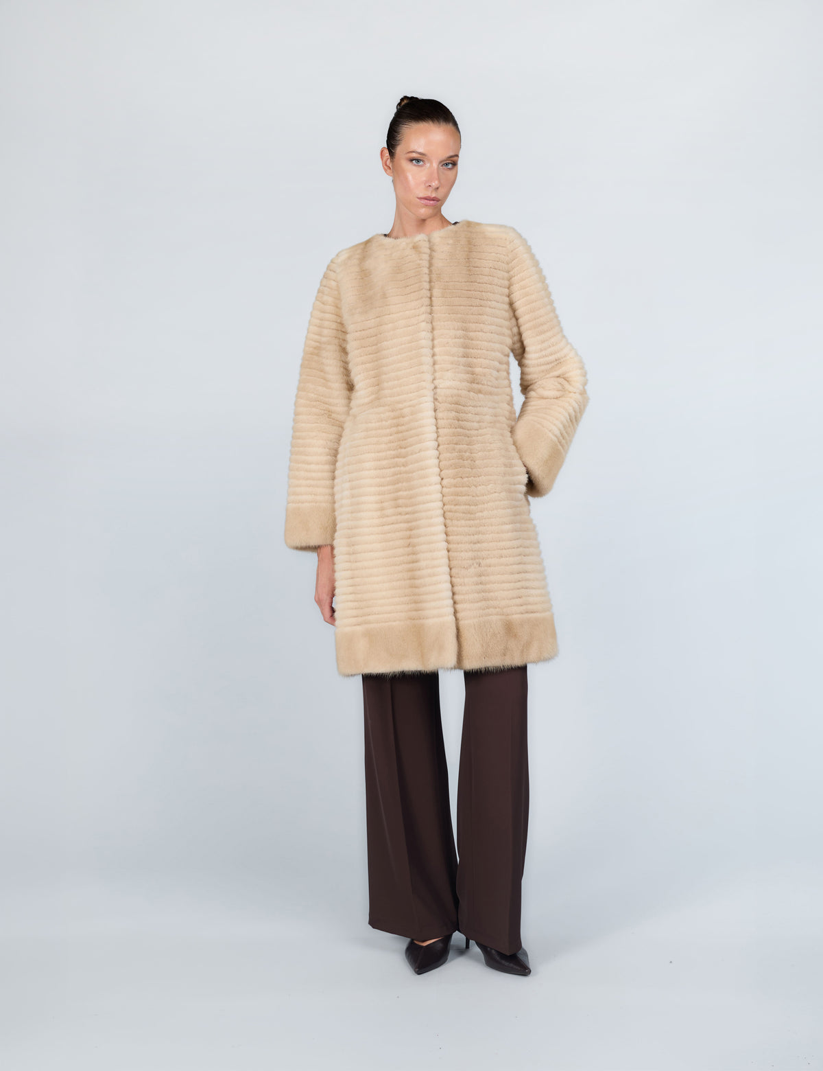 Manteau de vison fileté sans col, rouge, 90 cm