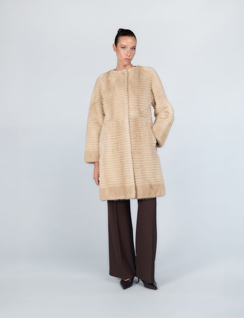 Manteau de vison fileté sans col, rouge, 90 cm