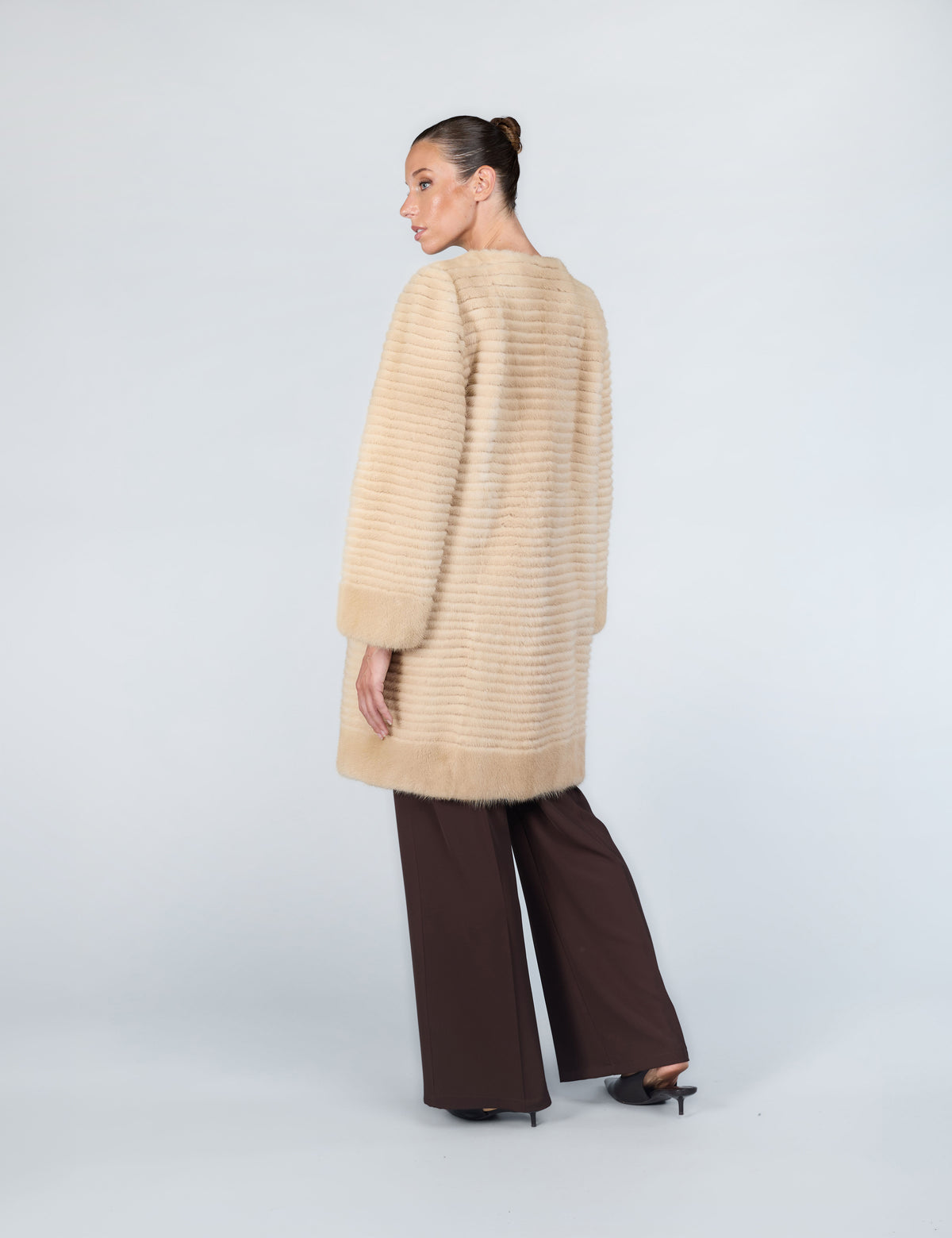 Manteau de vison fileté sans col, rouge, 90 cm