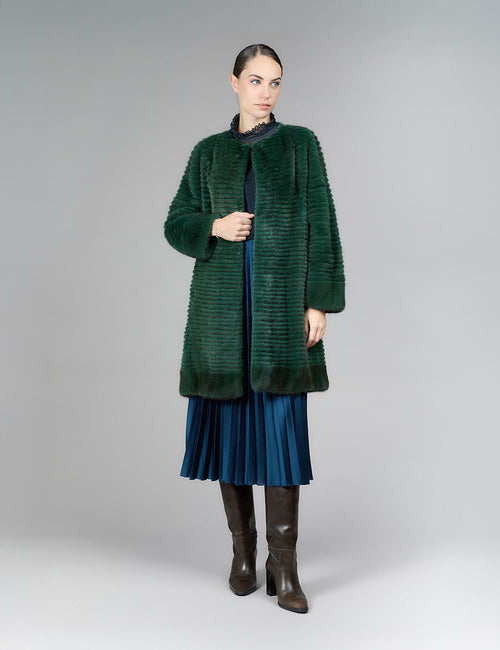 Cappotto di visone filettato senza collo, verde, 90 cm