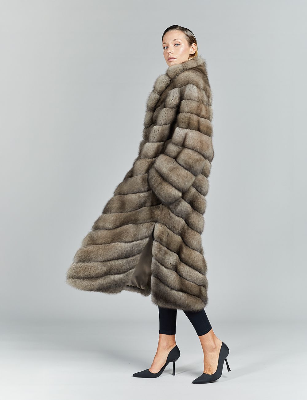 Cappotto lungo in zibellino, con collo a scialle, platino, 115 cm