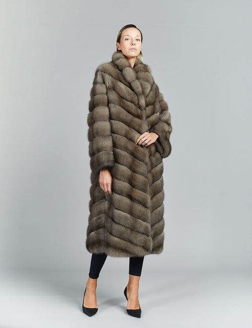 Cappotto lungo in zibellino, con collo a scialle, platino, 115 cm