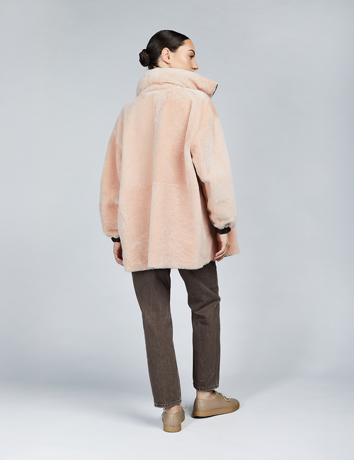 Giacca oversized in montone reversibile rosa 75cm