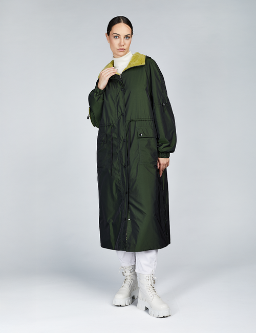 Cappotto lungo in montone reversibile con bottoni e cintura verde 125cm