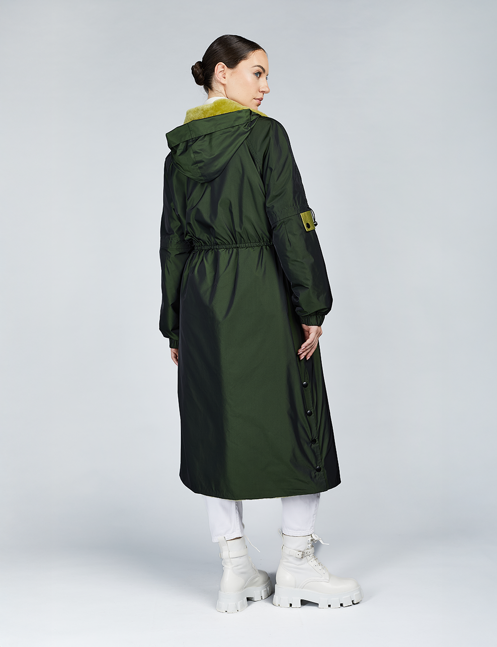 Cappotto lungo in montone reversibile con bottoni e cintura verde 125cm