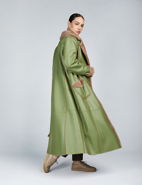 Manteau long en peau de mouton avec ceinture et boutons vert olive 125cm