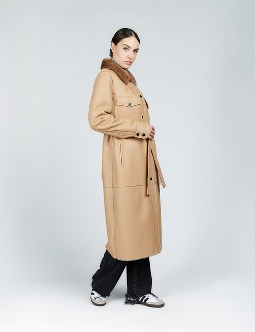 Cappotto in montone lungo con cintura e collo di visone beige 115cm