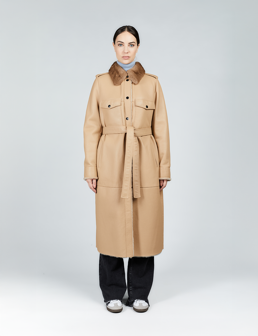 Cappotto in montone lungo con cintura e collo di visone beige 115cm