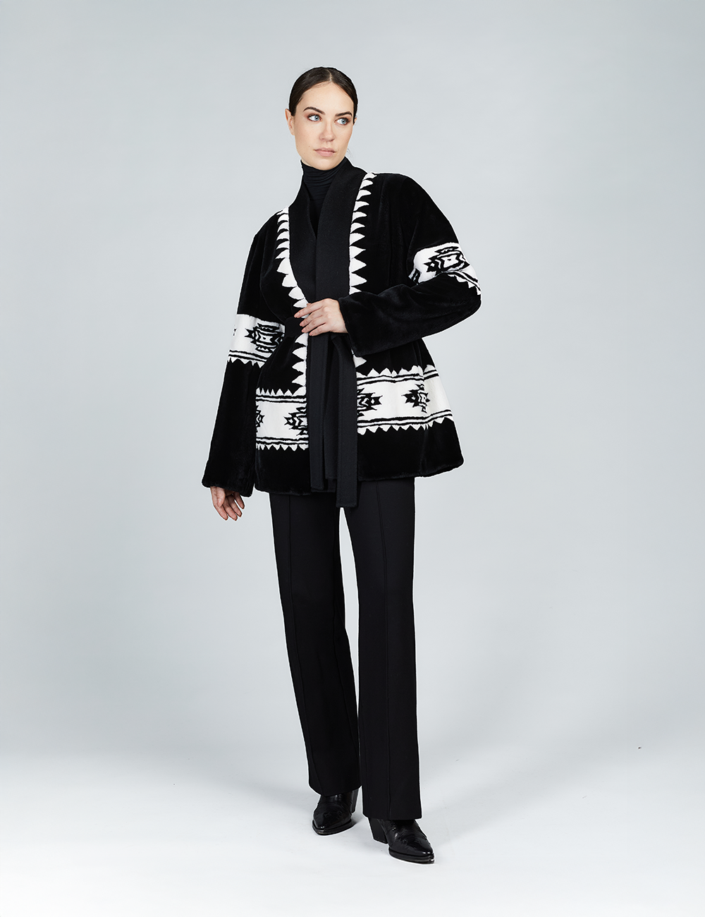 Cardigan in rex con stampa tribale e cintura nero 75 cm