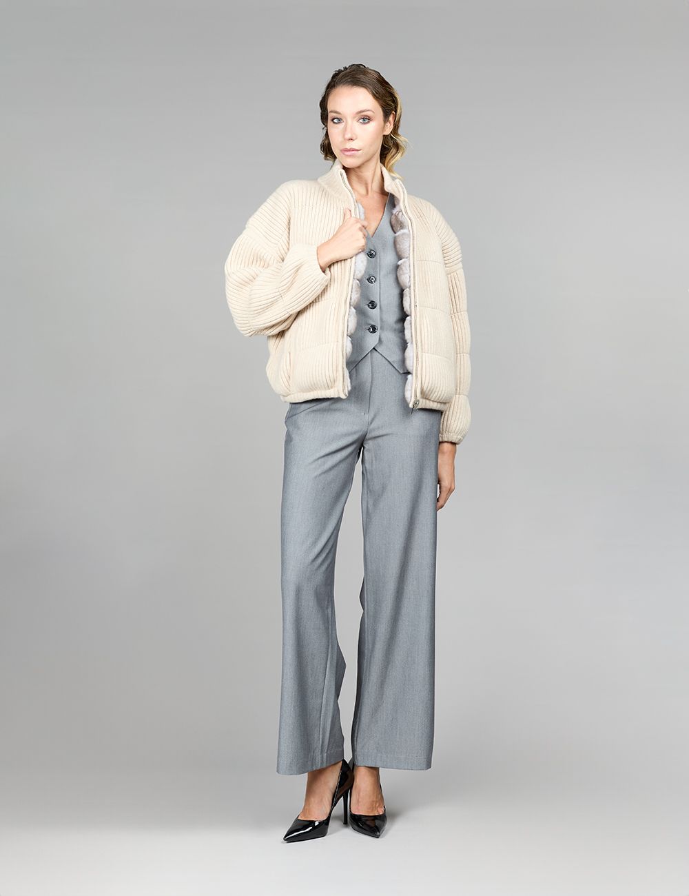 Reversible short jacket in chinchilla and cashmere, beige, 55 cm