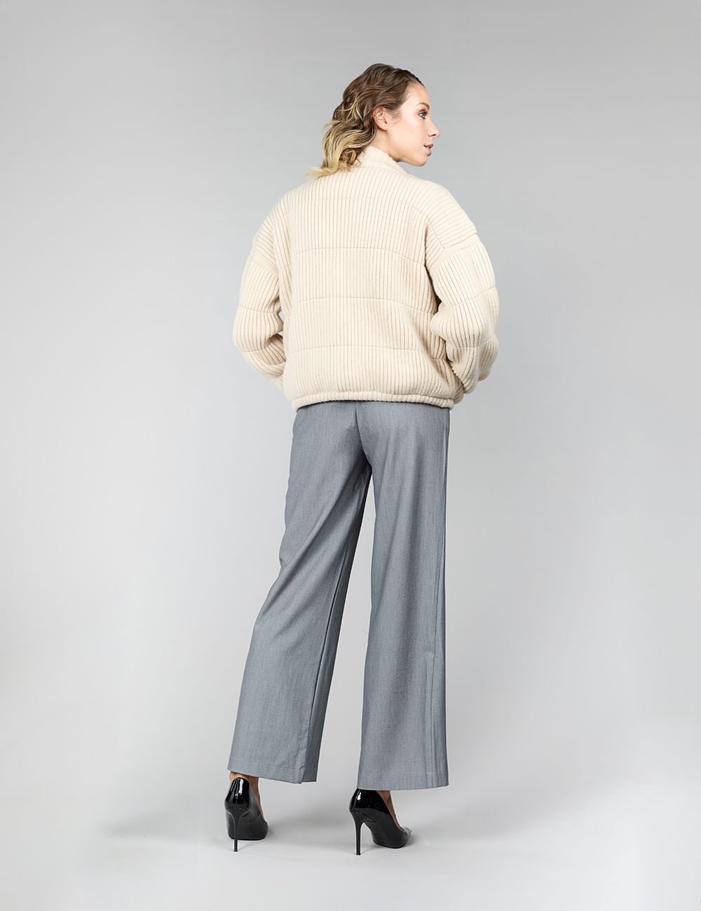 Reversible short jacket in chinchilla and cashmere, beige, 55 cm
