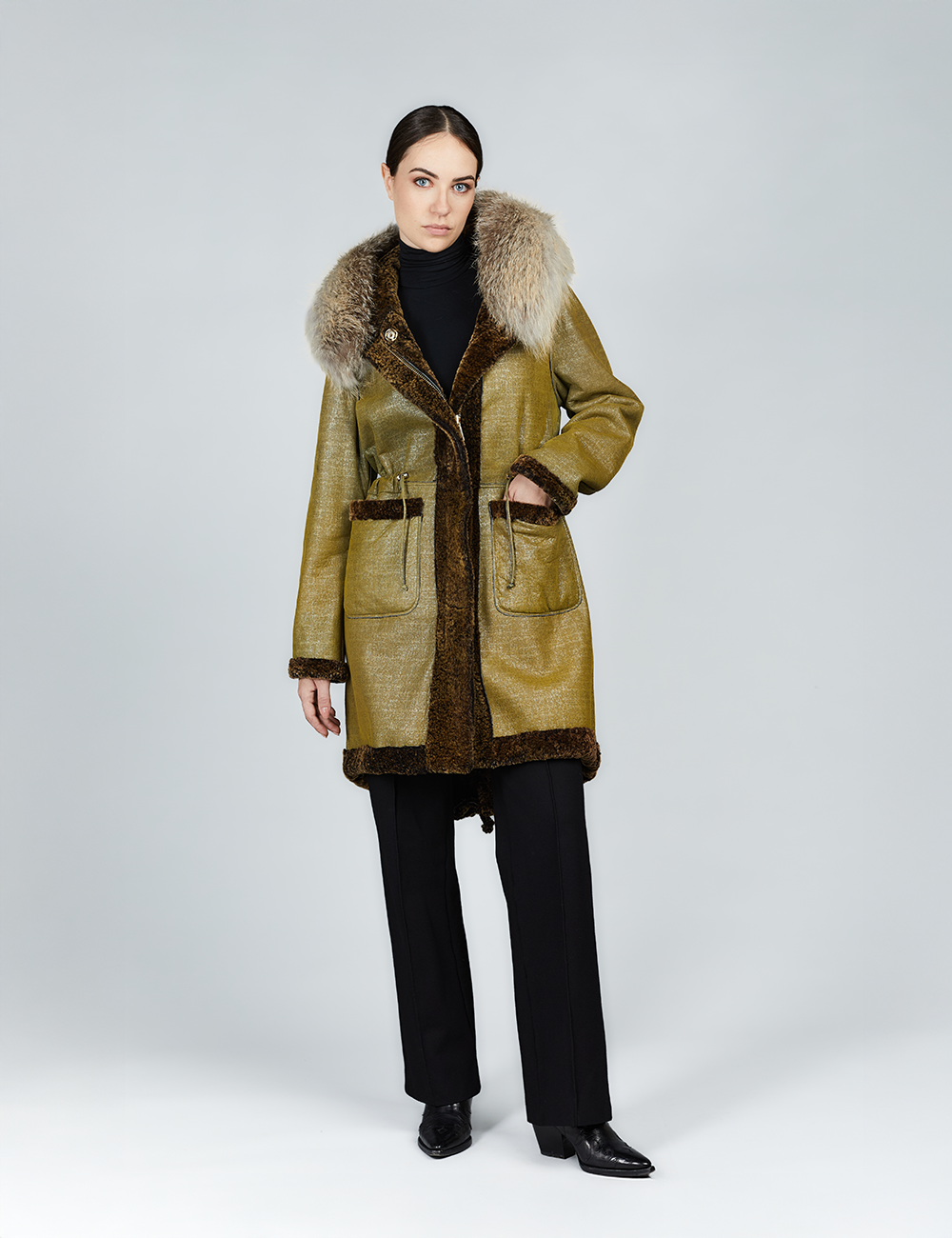 Cappotto in montone reversibile con cappuccio verde 100cm
