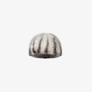 Cappello in visone con intarsi e visiera