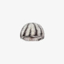 Cappello in visone con intarsi e visiera
