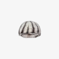 Cappello in visone con intarsi e visiera