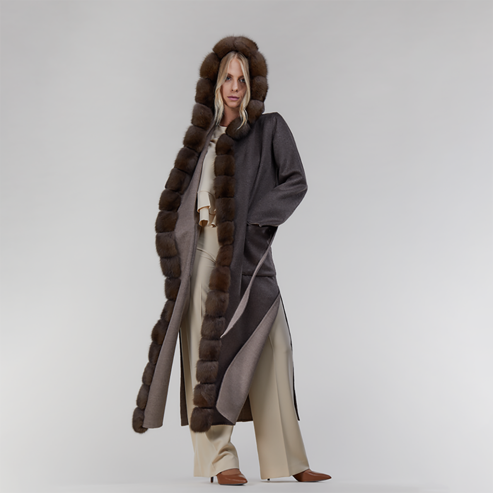 Cappotto in cashmere reversibile con cappuccio e bordi in zibellino fango 130 cm