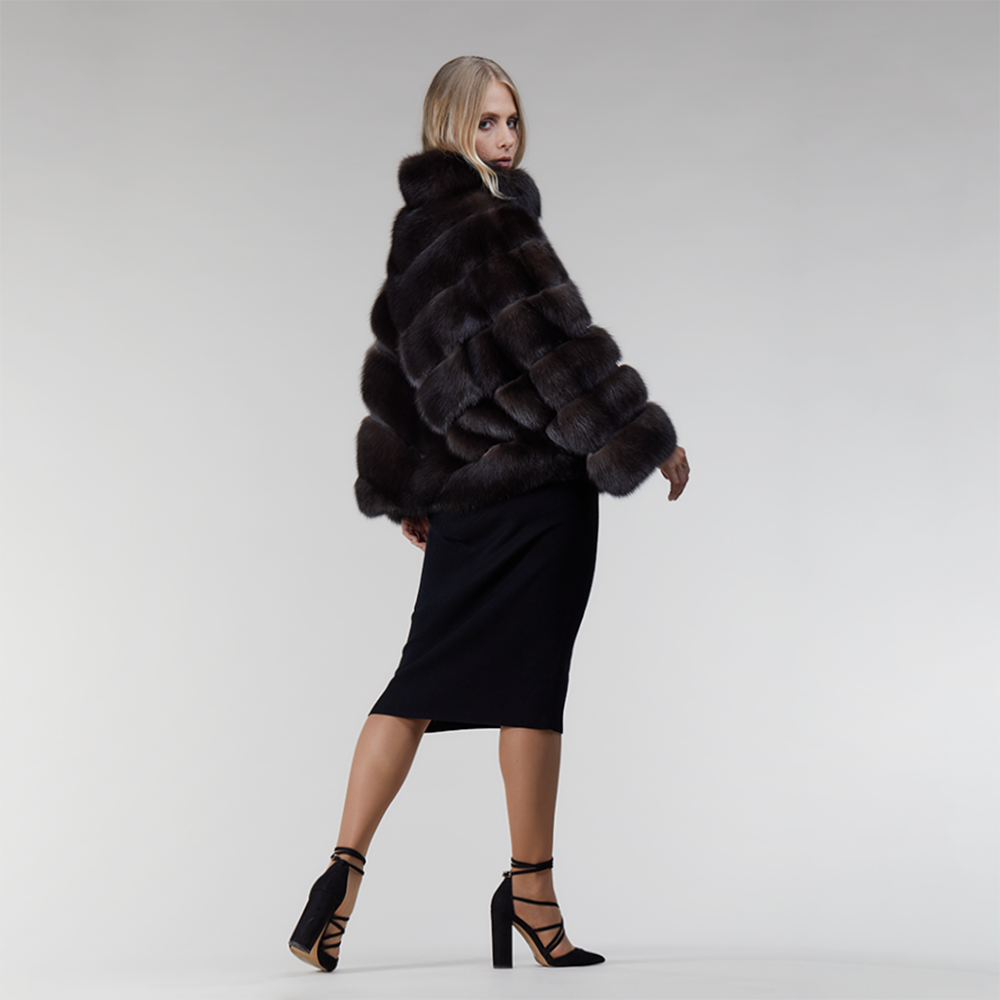 Short sable fur jacket with wide dark brown 60 cm sleeves.