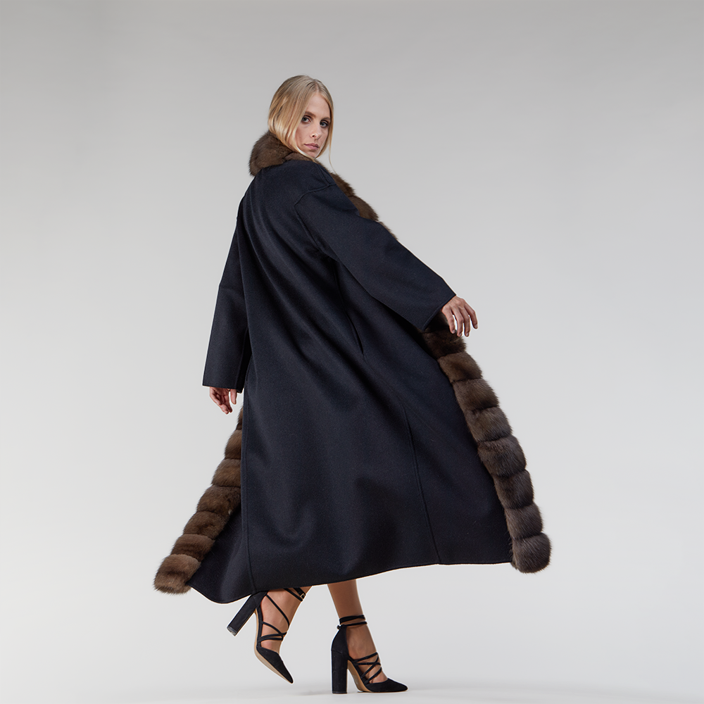 Cappotto in cashmere reversibile con bordo in zibellino nero 125 cm