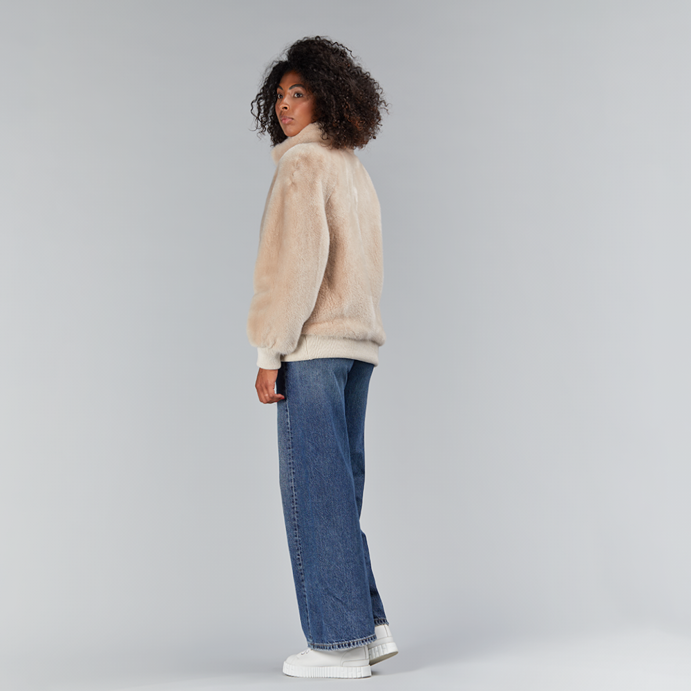 Bomber en vison avec poignets et élastique en laine rose de 65 cm.