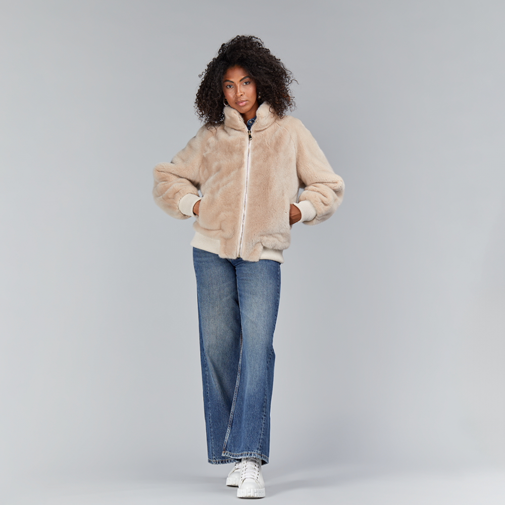 Bomber in visone con polsini ed elastico in lana rosa 65 cm