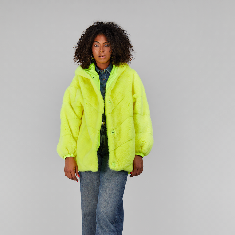 Giaccone oversized in visone con cappuccio reversibile giallo fluo 80cm