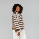 Giacca in cincillà con collo inglese beige 60 cm