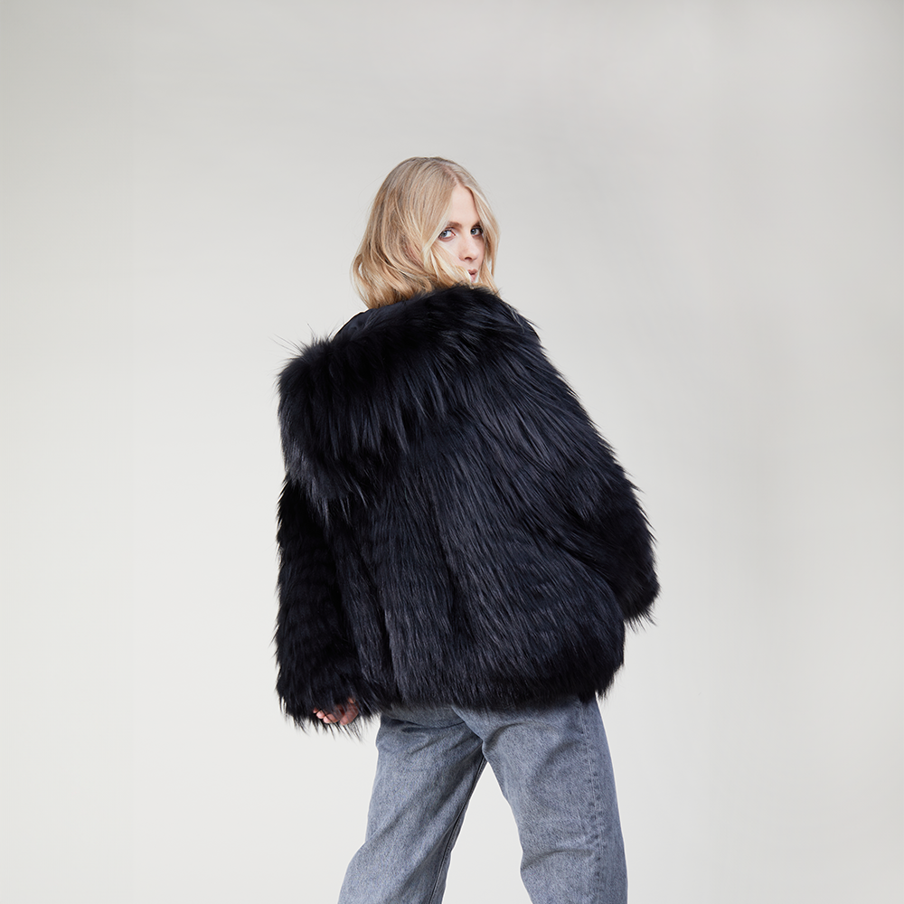 Bomber crop in volpe filettata con cappuccio nero 60cm