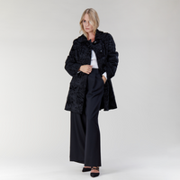 Manteau en astrakan avec boutons bijou, noir, 90 cm