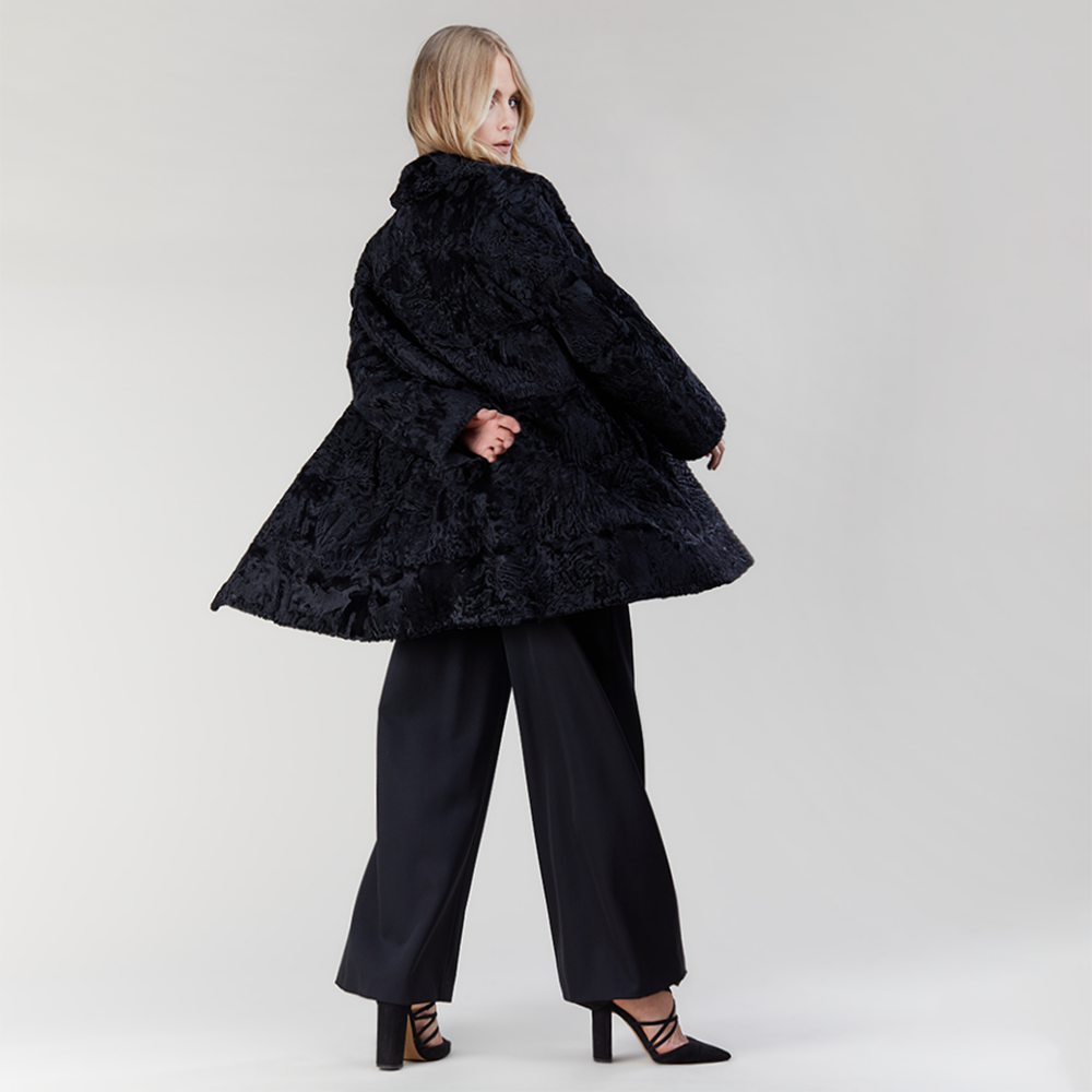 Manteau en astrakan avec boutons bijou, noir, 90 cm