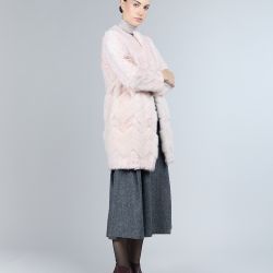 Cappotto in lamb skin con lavorazione a zig-zag in visone, ghiaccio, 100 cm
