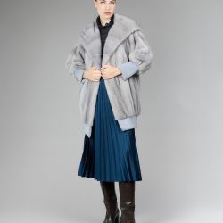 Cappotto di visone con cappuccio, polsini e fondo in lana, colore zaffiro, 80 cm