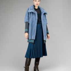 Cappotto di visone, collo alto, polsini e fondo in lana, colore azzuro, 85 cm