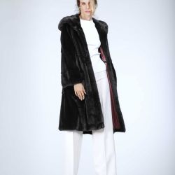 Cappotto di visone con cappuccio