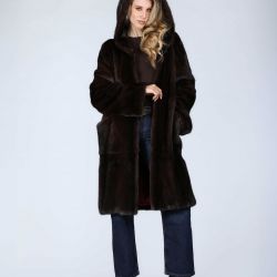 Cappotto di visone con cappuccio