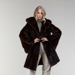 Cappotto corto in visone pelle intera con cappuccio mogano 85 cm