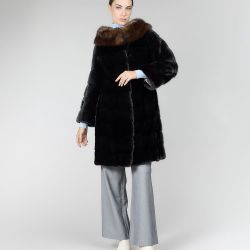 Mink coat with wide sable collar, black color, 90 cm