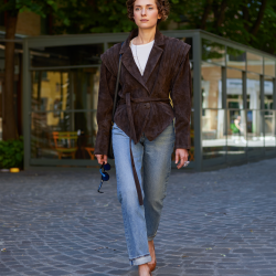 Giacca di camoscio con cintura in vita marrone 60 cm