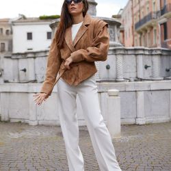 Giacca di camoscio con cintura in vita cammello 60 cm