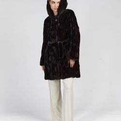 Manteau en vison noir à capuche et ceinture, longueur genou de 90cm