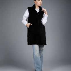 Gilet lungo in rex reversibile con chiusura a bottoni, nero, 90 cm