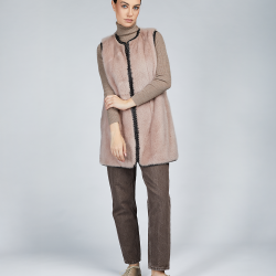 Gilet corto in visone senza collo con dettagli in pelle rosa 80cm