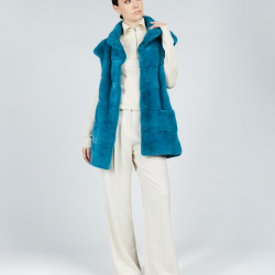 Gilet in visone con collo alto turchese 75cm