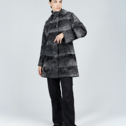 Cappotto in persiano con bottoni gioiello grigio 90cm